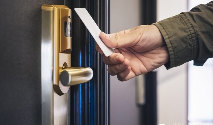 Get Us Commercial locksmith services Milton​